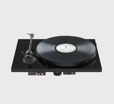 PRO-JECT E1 PHONO (OM5E) UNI - HIGH GLOSS BLACK