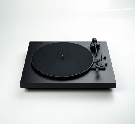 PRO-JECT A1 TURNTABLE (OM10) UNI - BLACK