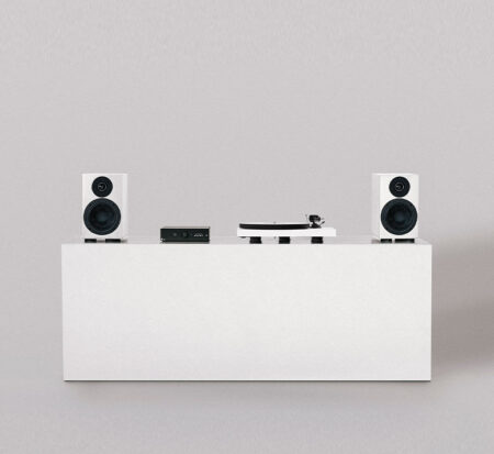 COLOURFUL AUDIO SYSTEM - SATIN WHITE (UK PLUG)