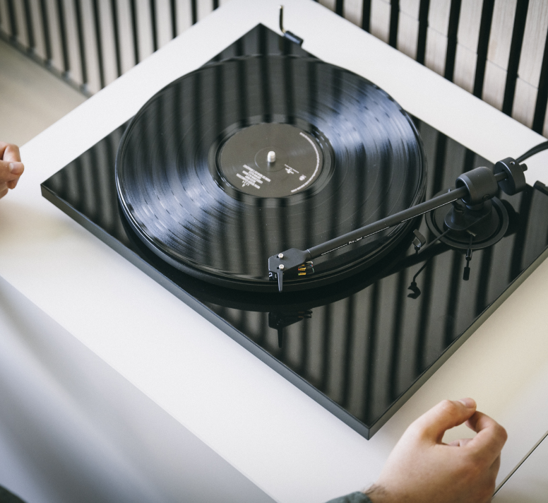 PRO-JECT E1.2 (PICK IT MM E) - HIGH GLOSS BLACK UNI - Image 2